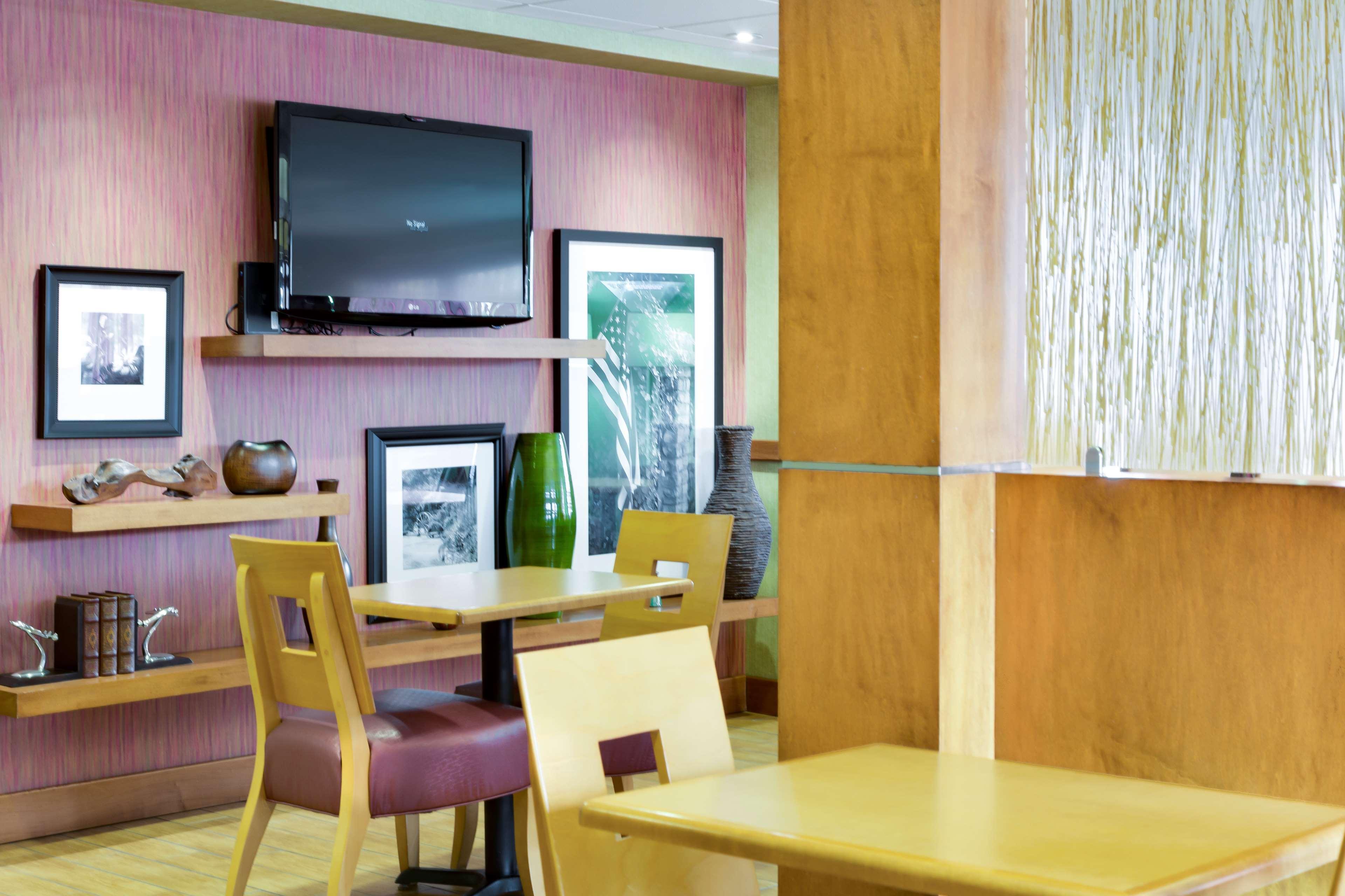 Hampton Inn Harrisonburg - University Екстер'єр фото