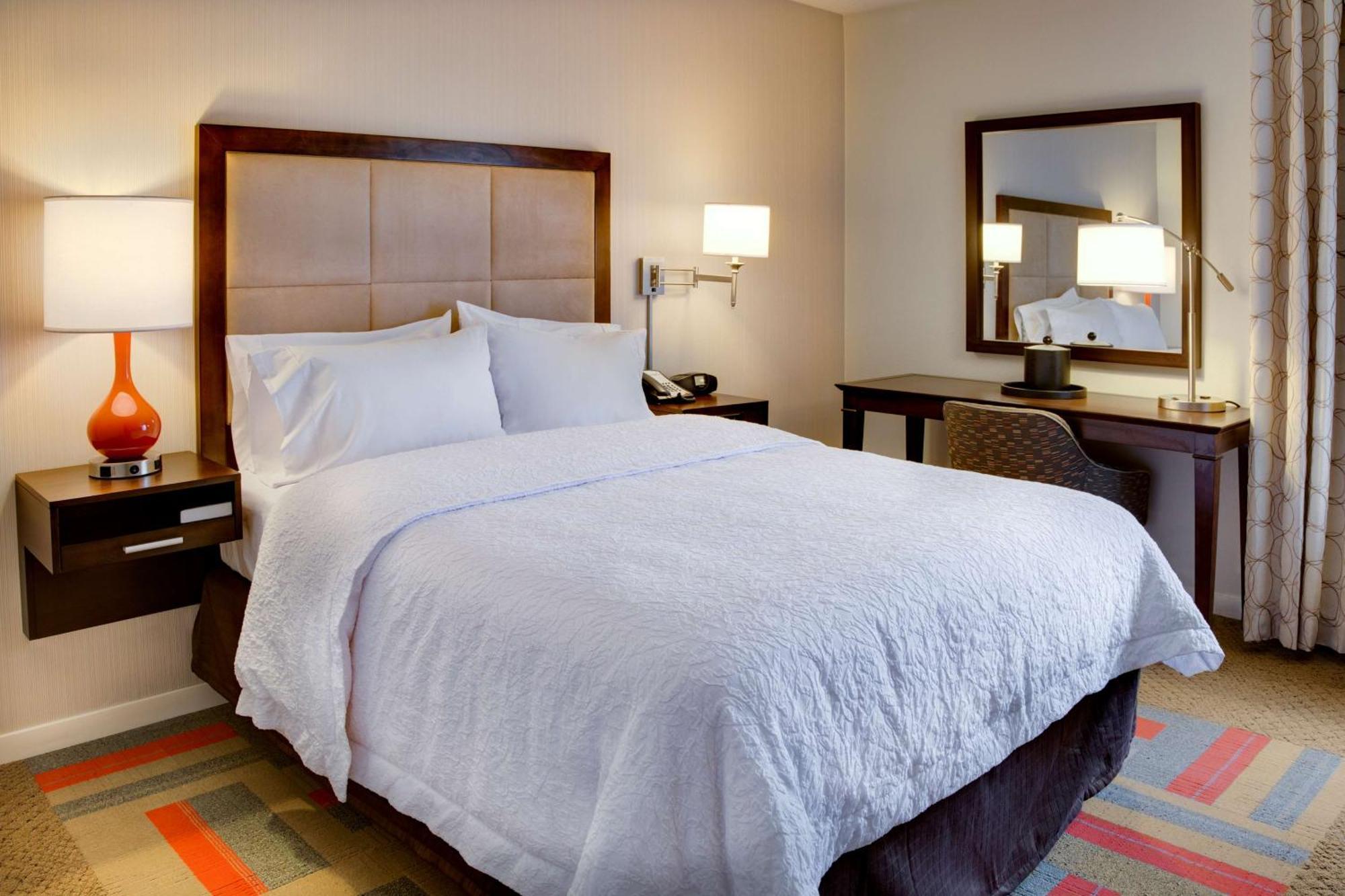 Hampton Inn Harrisonburg - University Екстер'єр фото