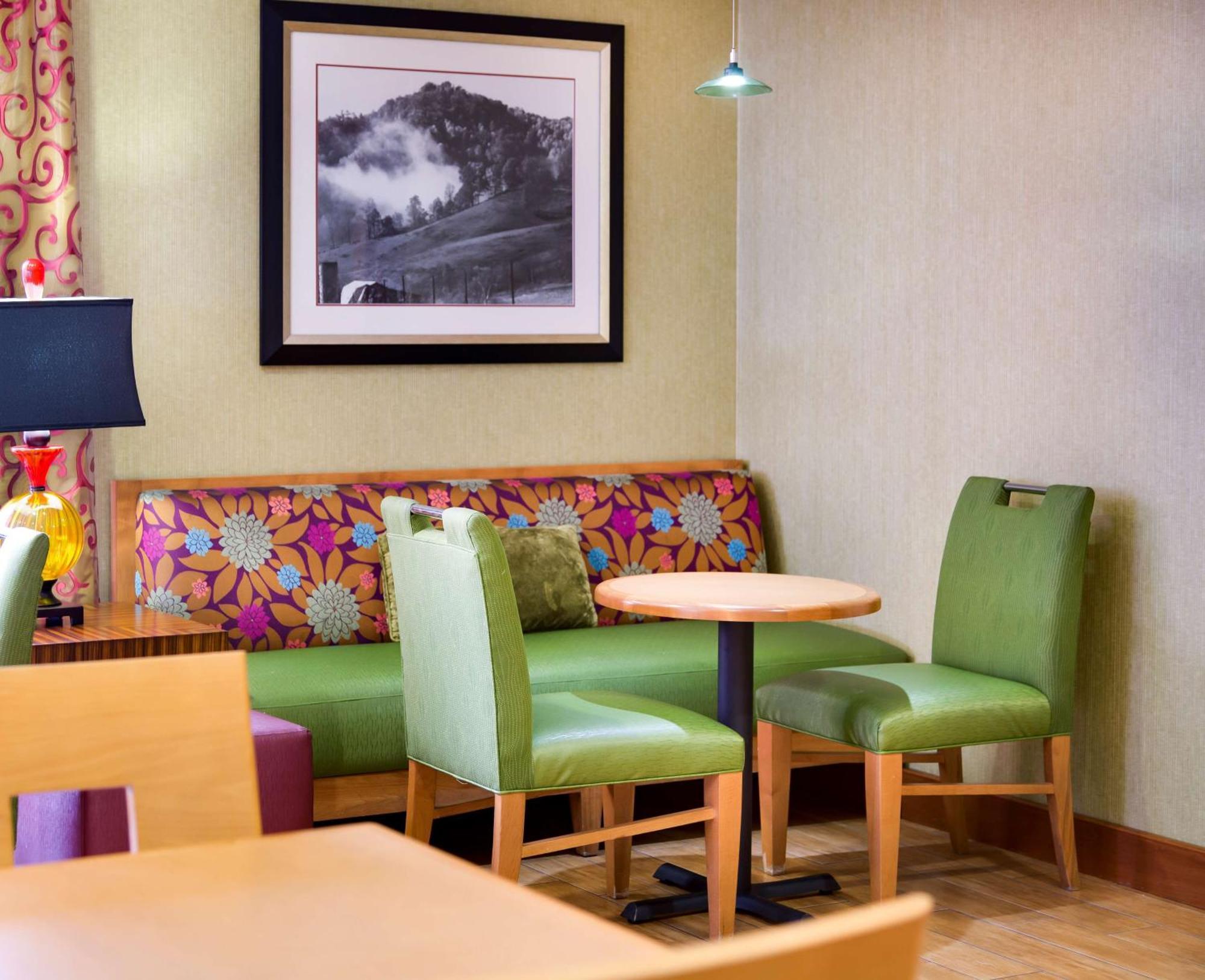 Hampton Inn Harrisonburg - University Екстер'єр фото