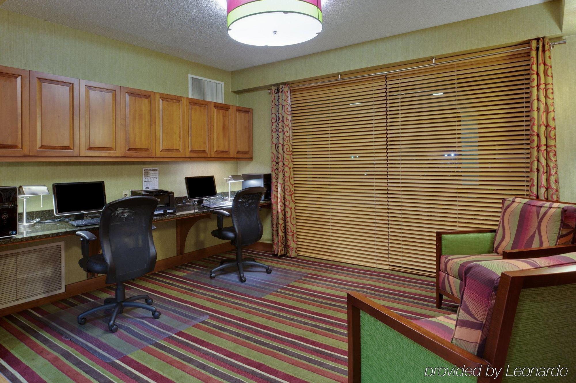 Hampton Inn Harrisonburg - University Бізнес фото